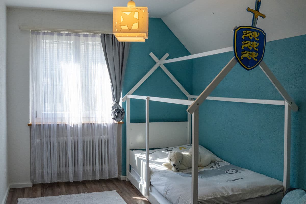 Freistehendes 4.5-Zimmer-Einfamilienhaus mit Garten & Waldanteil - 8