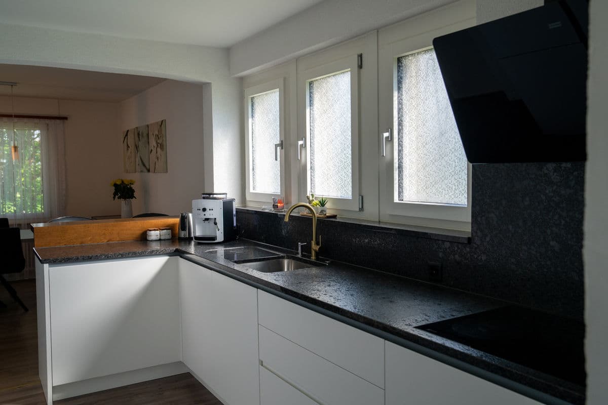Freistehendes 4.5-Zimmer-Einfamilienhaus mit Garten & Waldanteil - 3