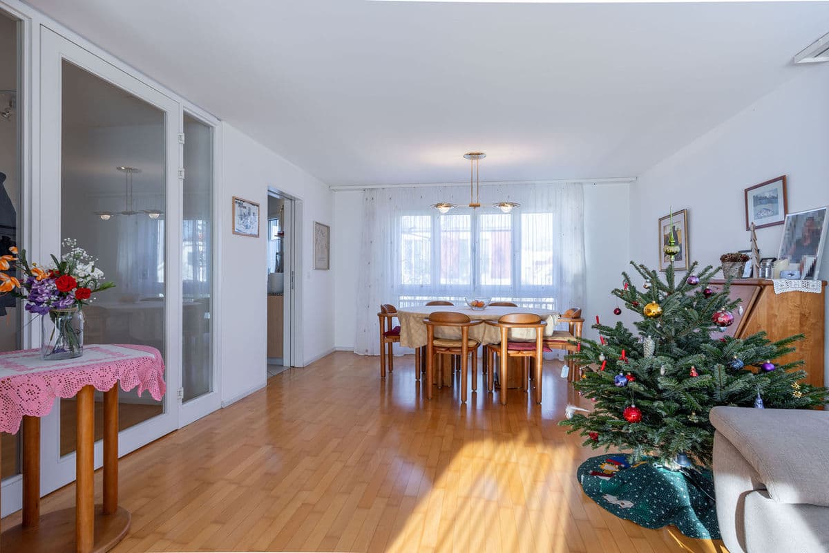 Grosszügige 4.5-Zimmer Maisonettewohnung - 2
