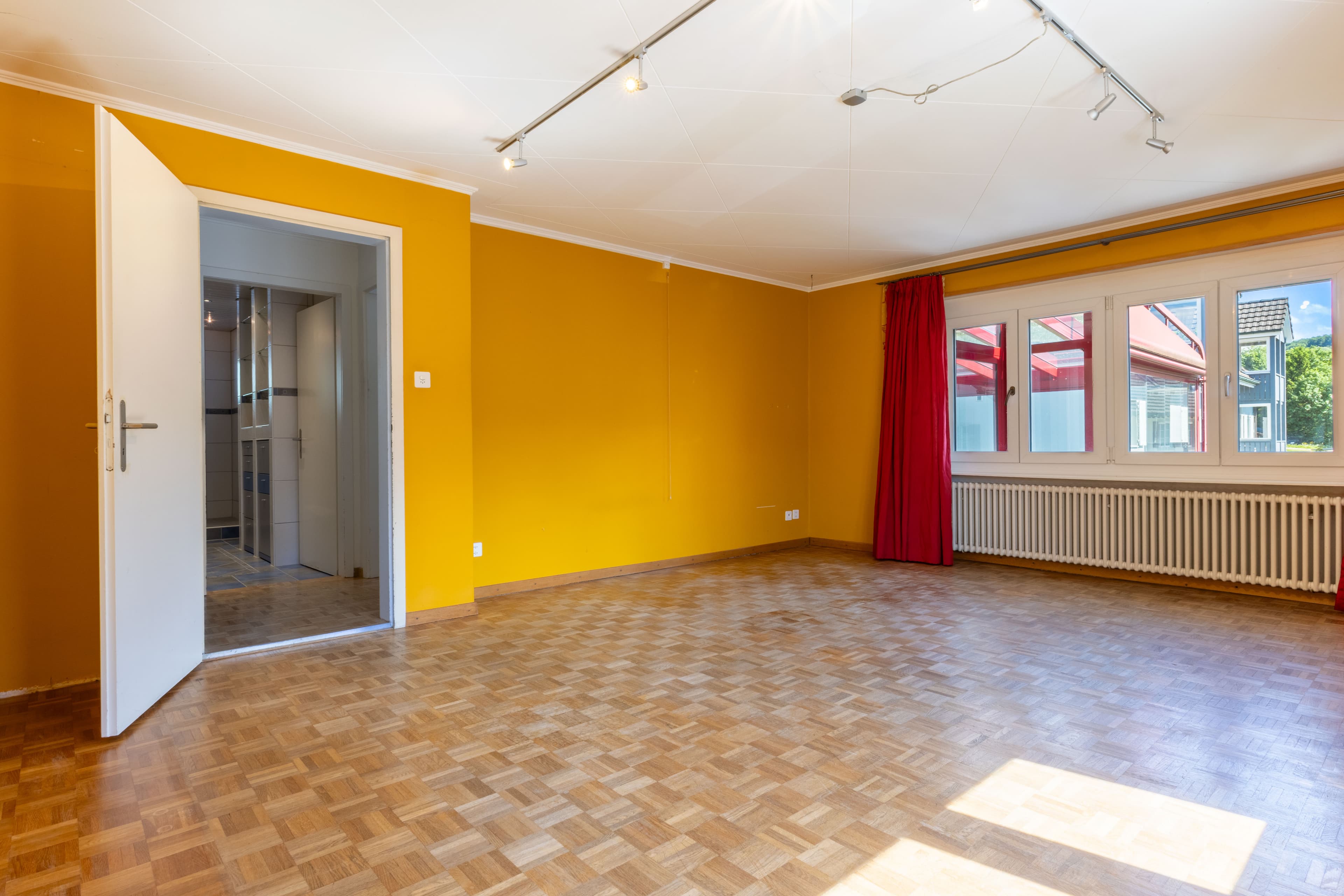 Freistehendes 7-Zimmer Einfamilien- oder Generationenhaus - 7