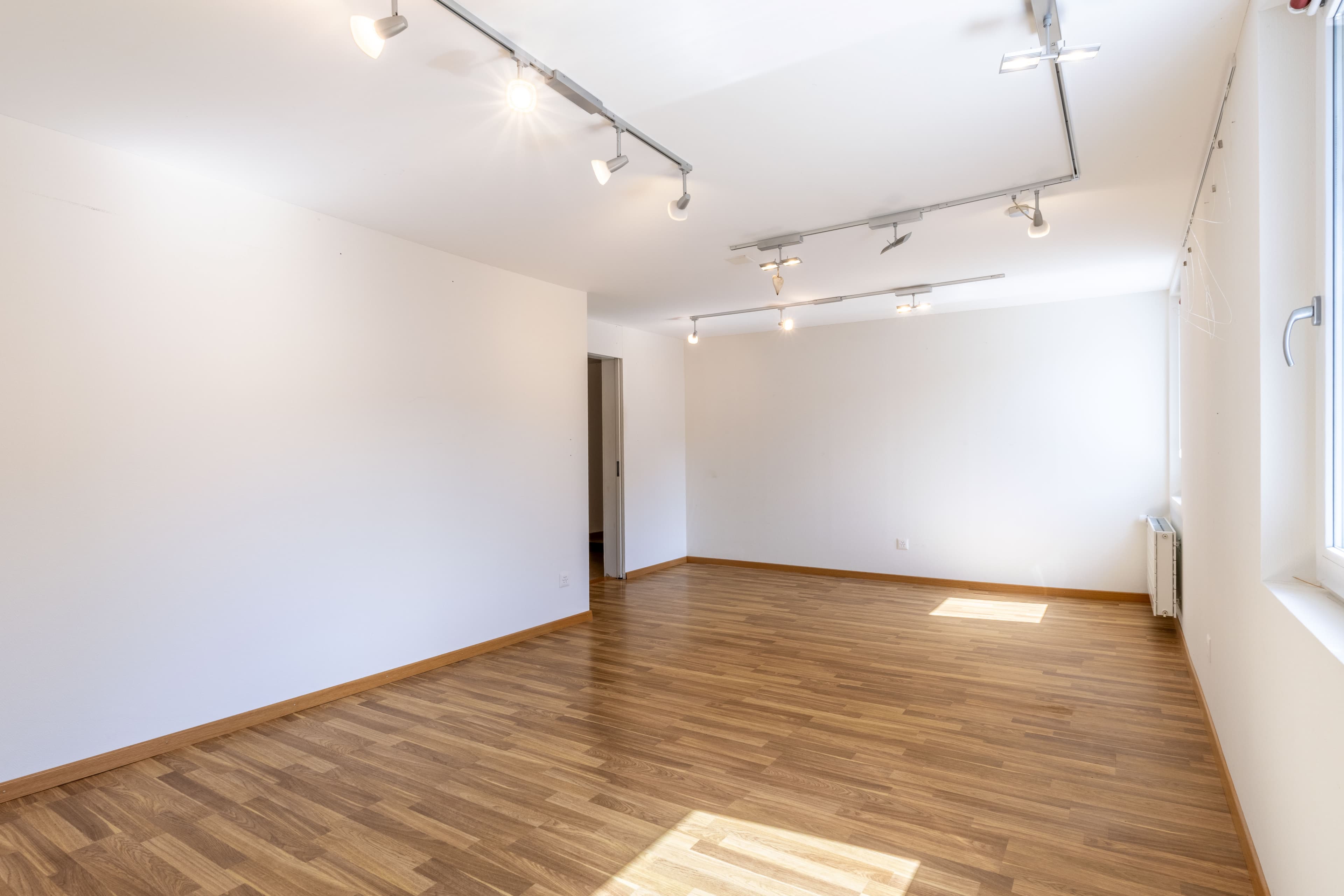 Freistehendes 7-Zimmer Einfamilien- oder Generationenhaus - 8