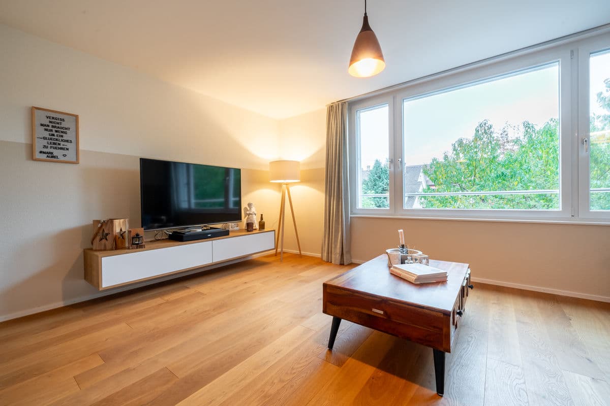 Moderne 4.5-Zimmer Gartenwohnung - 2