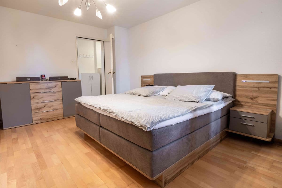 Charmante 3.5-Zimmer-Wohnung in zentraler Lage - 2