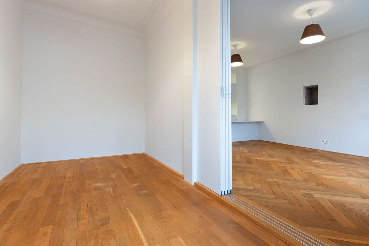 Charmante 3.5-Zimmer-Wohnung in historischem Gebäude - 4